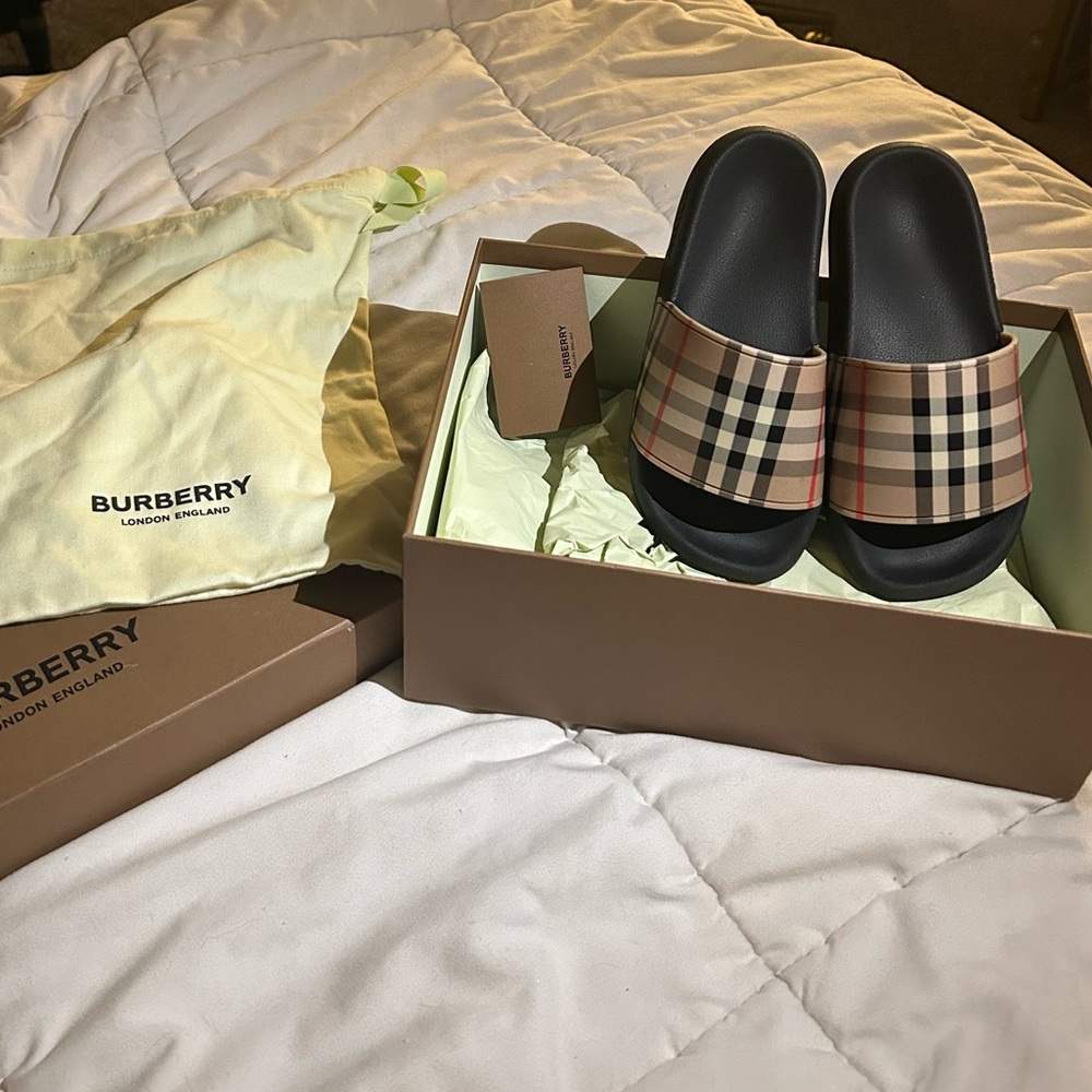 burberry patterned slides